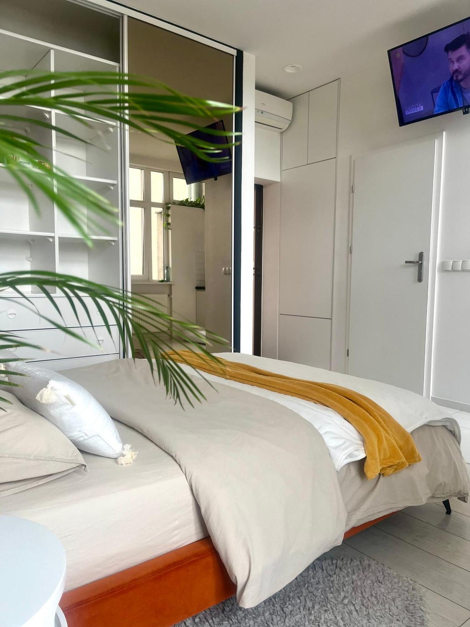 Apartament I Love Piotrkowska Z Wielkim Lustrem, Balkonem I Klimatyzacja Lodž Exteriér fotografie