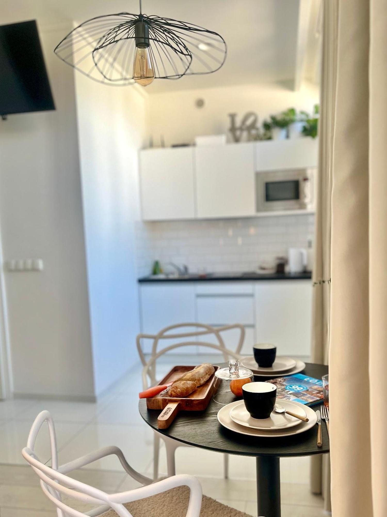 Apartament I Love Piotrkowska Z Wielkim Lustrem, Balkonem I Klimatyzacja Lodž Exteriér fotografie